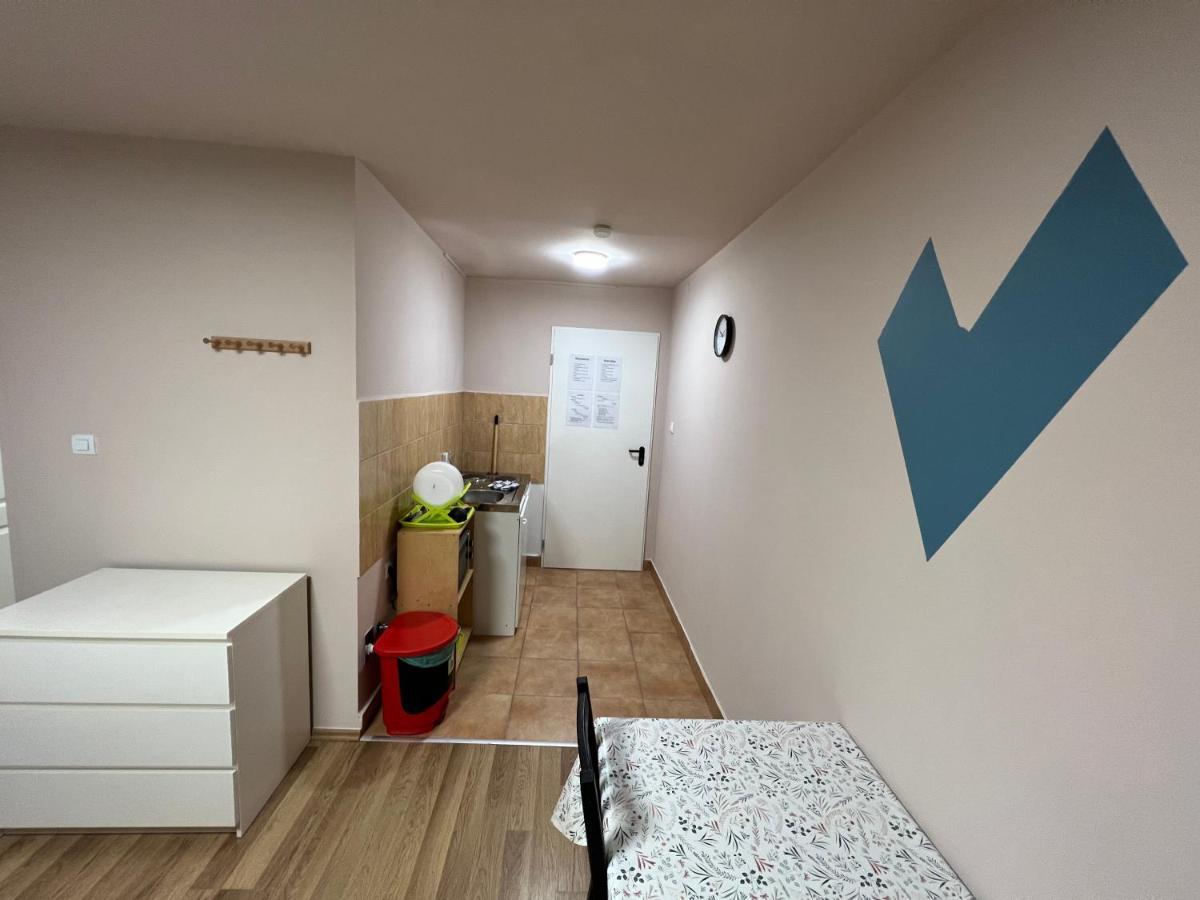 Jo Minosegu Lakasok Kivalo Kozlekedes Mellett Apartment บูดาเปสต์ ภายนอก รูปภาพ